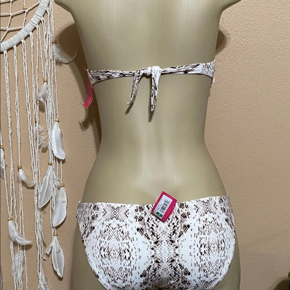 Bikini - Picture 5 of 5